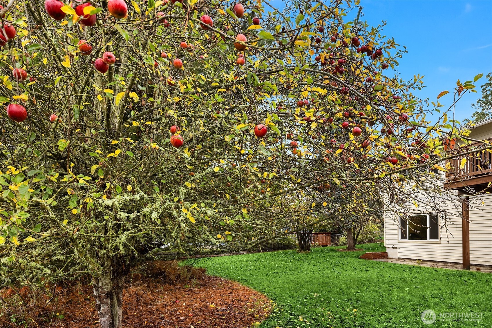 609 NW Broadway Street , Coupeville, WA 98239