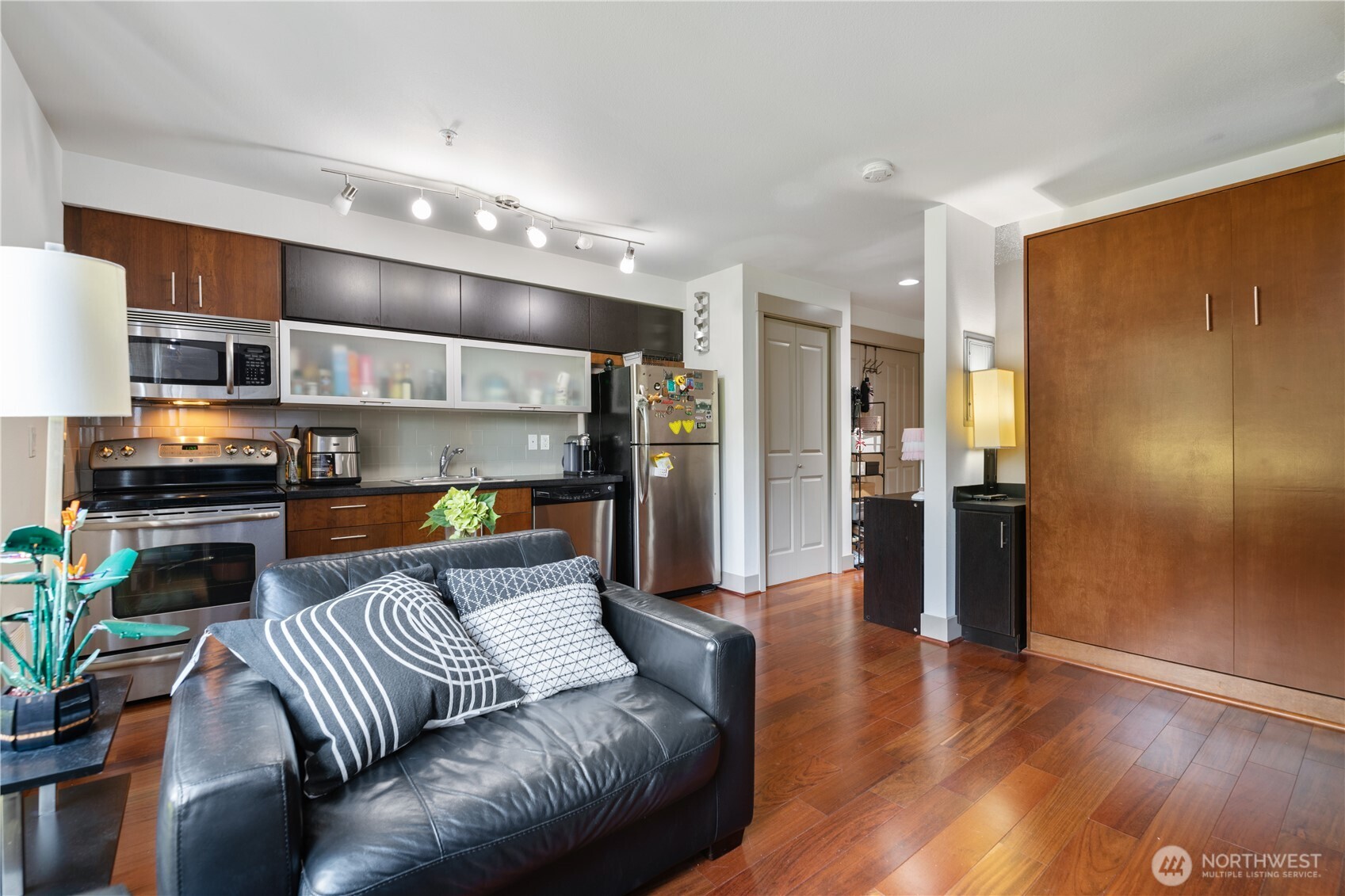 4547 8th Avenue NE #308, Seattle, WA 98105