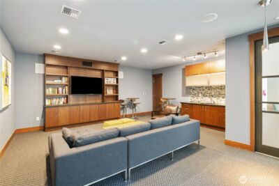 4547 8th Avenue NE #308, Seattle, WA 98105 - Photo 18