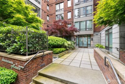 4547 8th Avenue NE #308, Seattle, WA 98105 - Photo 2