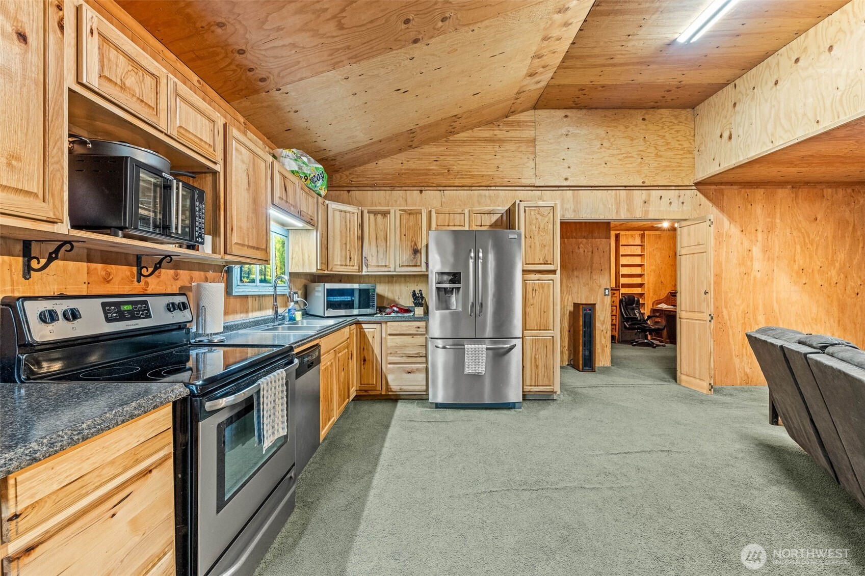 81 E Burrows Lane , Shelton, WA 98584