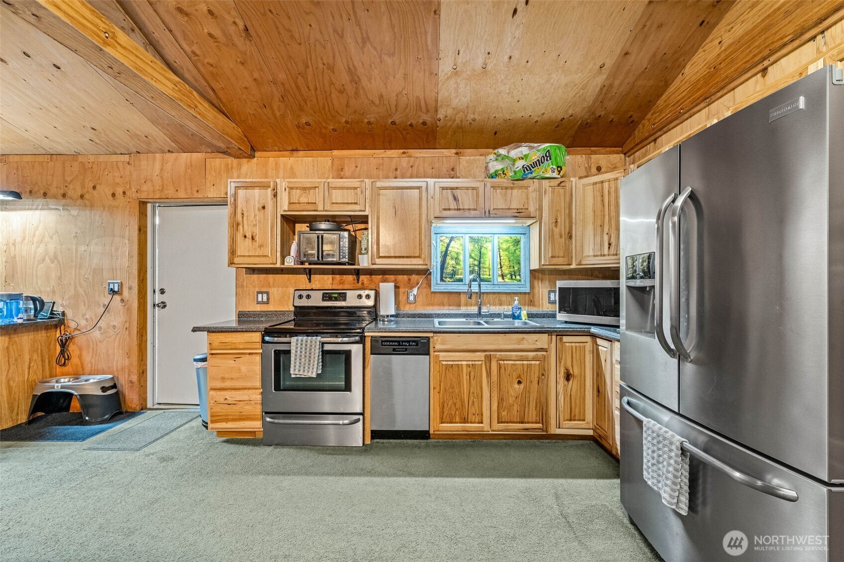 81 E Burrows Lane , Shelton, WA 98584