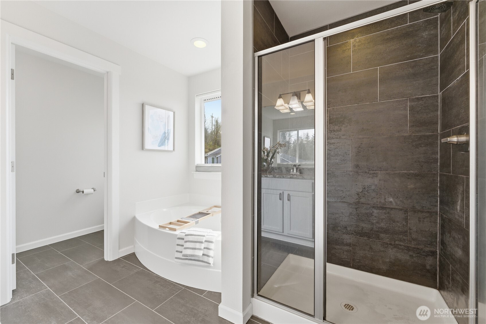 8218 NE 196 Street , Kenmore, WA 98028