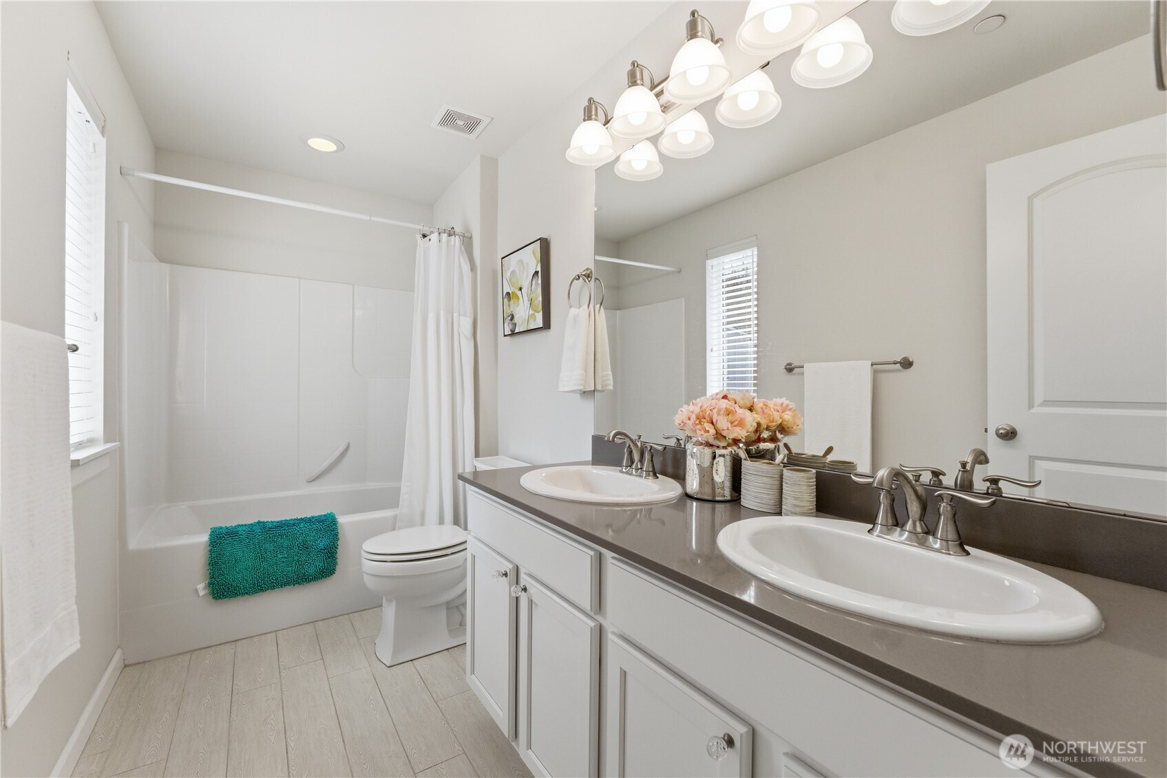 8218 NE 196 Street , Kenmore, WA 98028