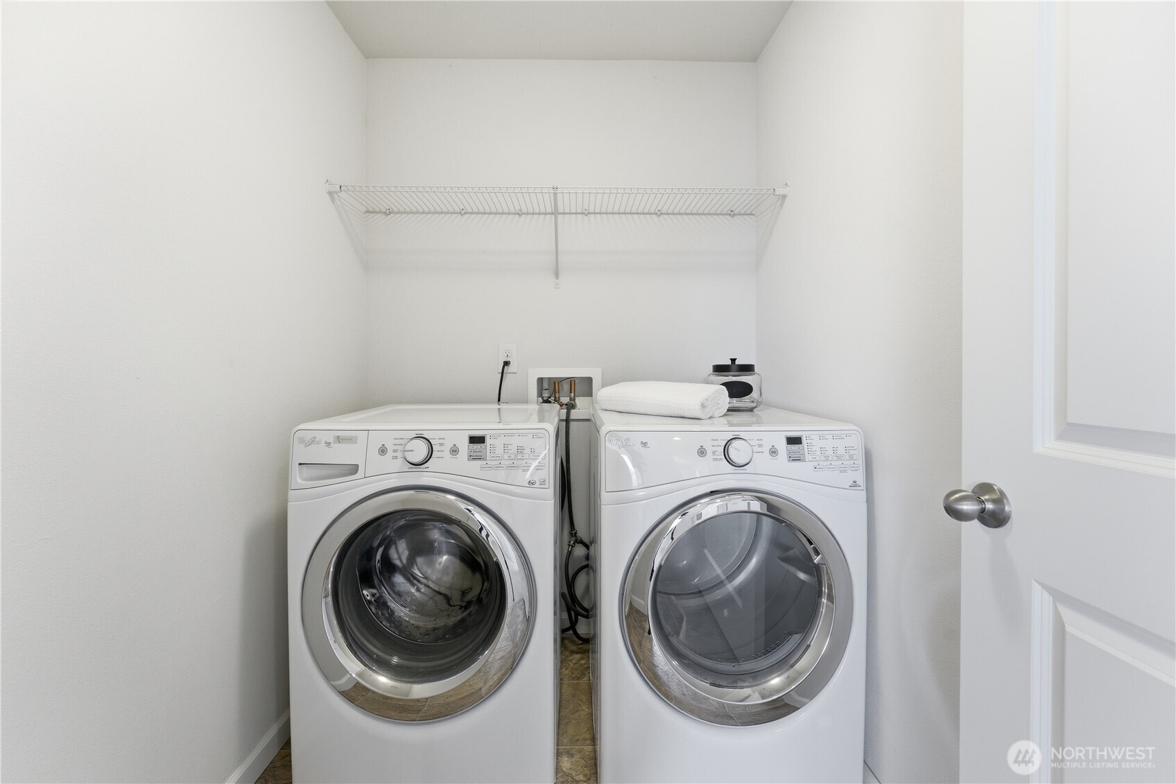 8218 NE 196 Street , Kenmore, WA 98028