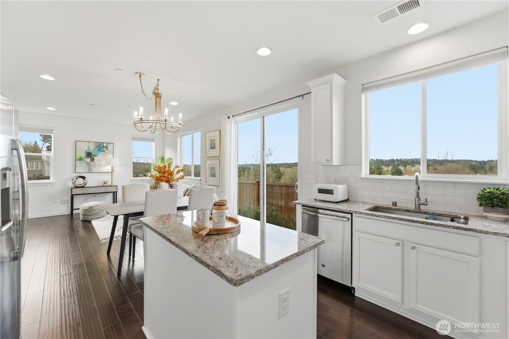 8218 NE 196 Street , Kenmore, WA 98028