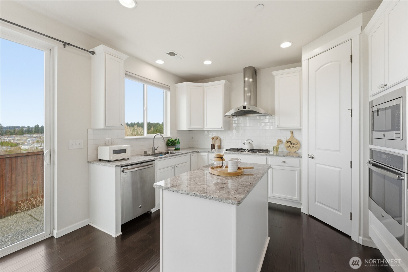 8218 NE 196 Street , Kenmore, WA 98028