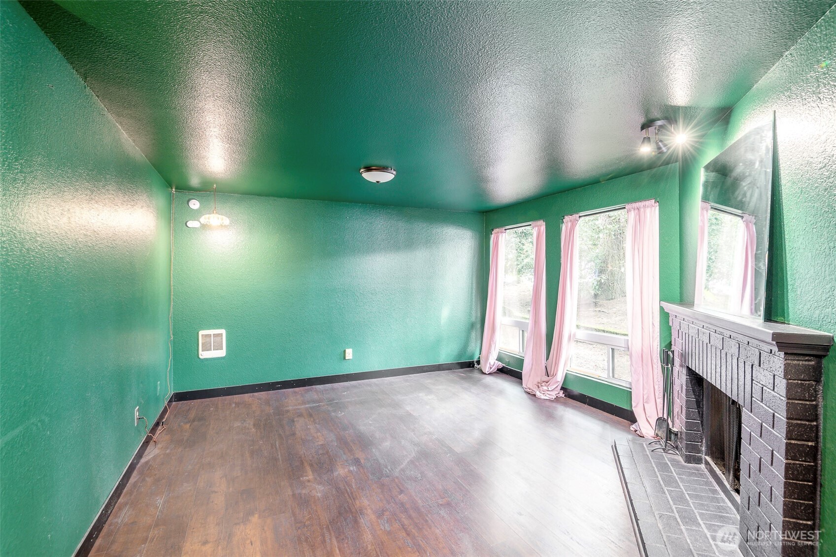 110 SW 116th Street #A13, Seattle, WA 98146