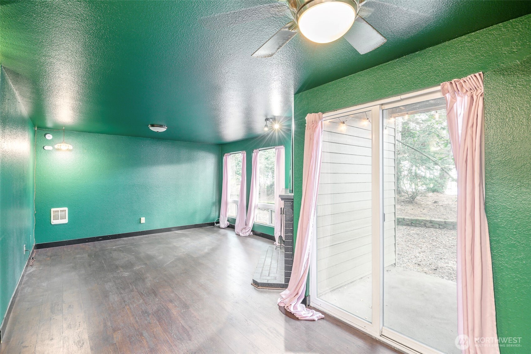 110 SW 116th Street #A13, Seattle, WA 98146