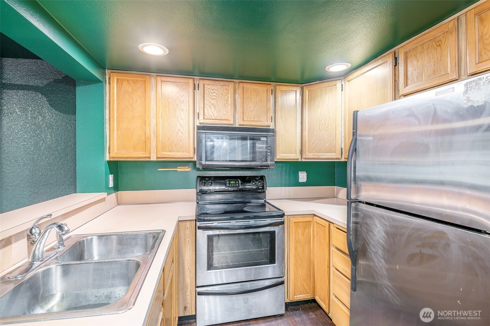 110 SW 116th Street #A13, Seattle, WA 98146