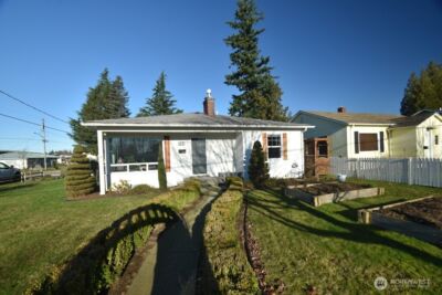 701 E Grover Street , Lynden, WA 98264