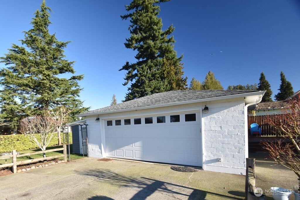 701 E Grover Street , Lynden, WA 98264