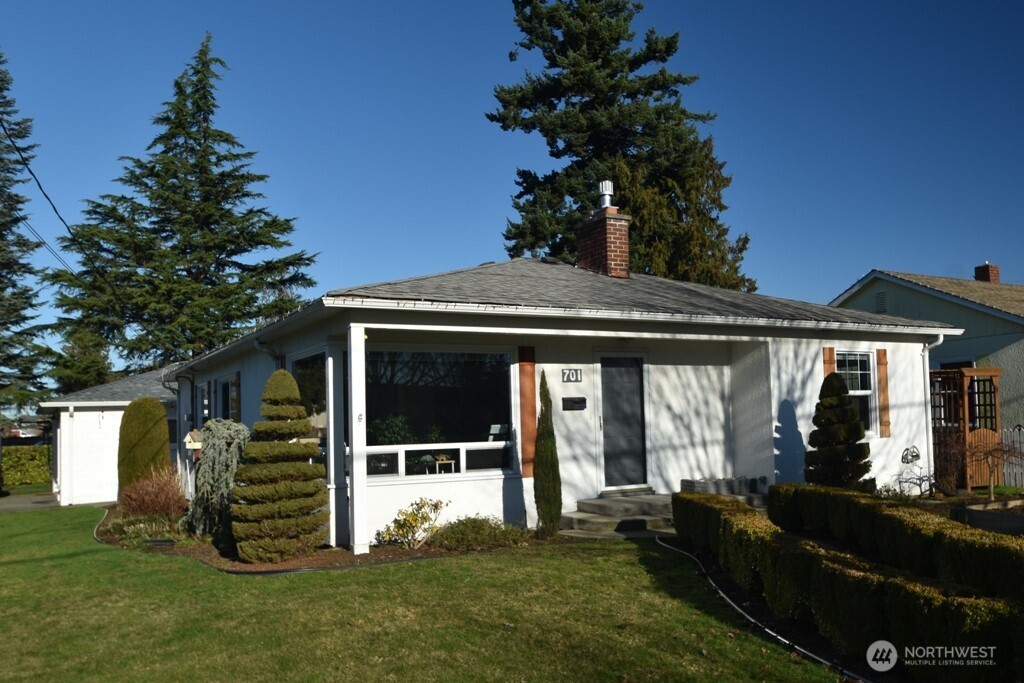701 E Grover Street , Lynden, WA 98264