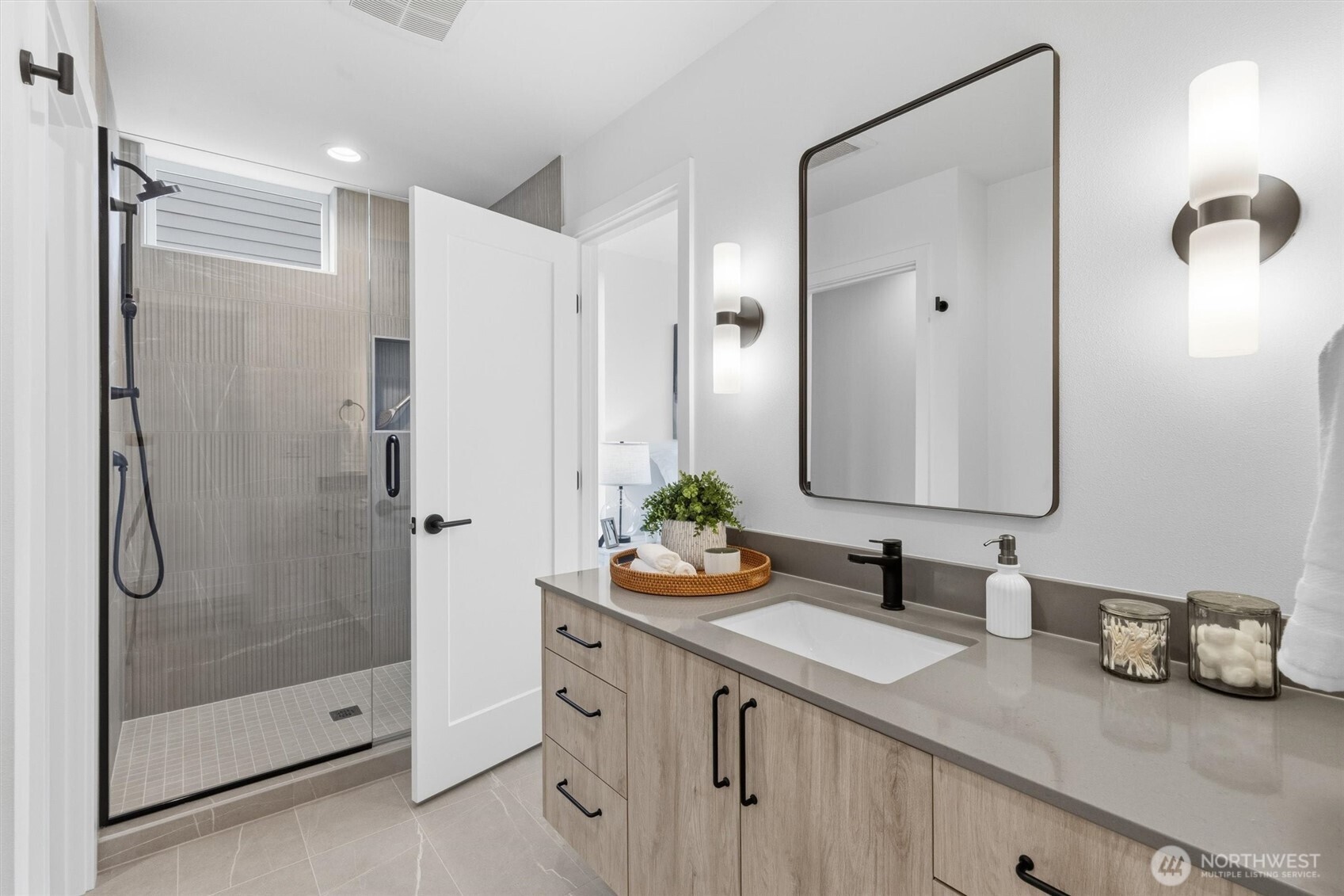 805 NW 63rd Street #B, Seattle, WA 98107