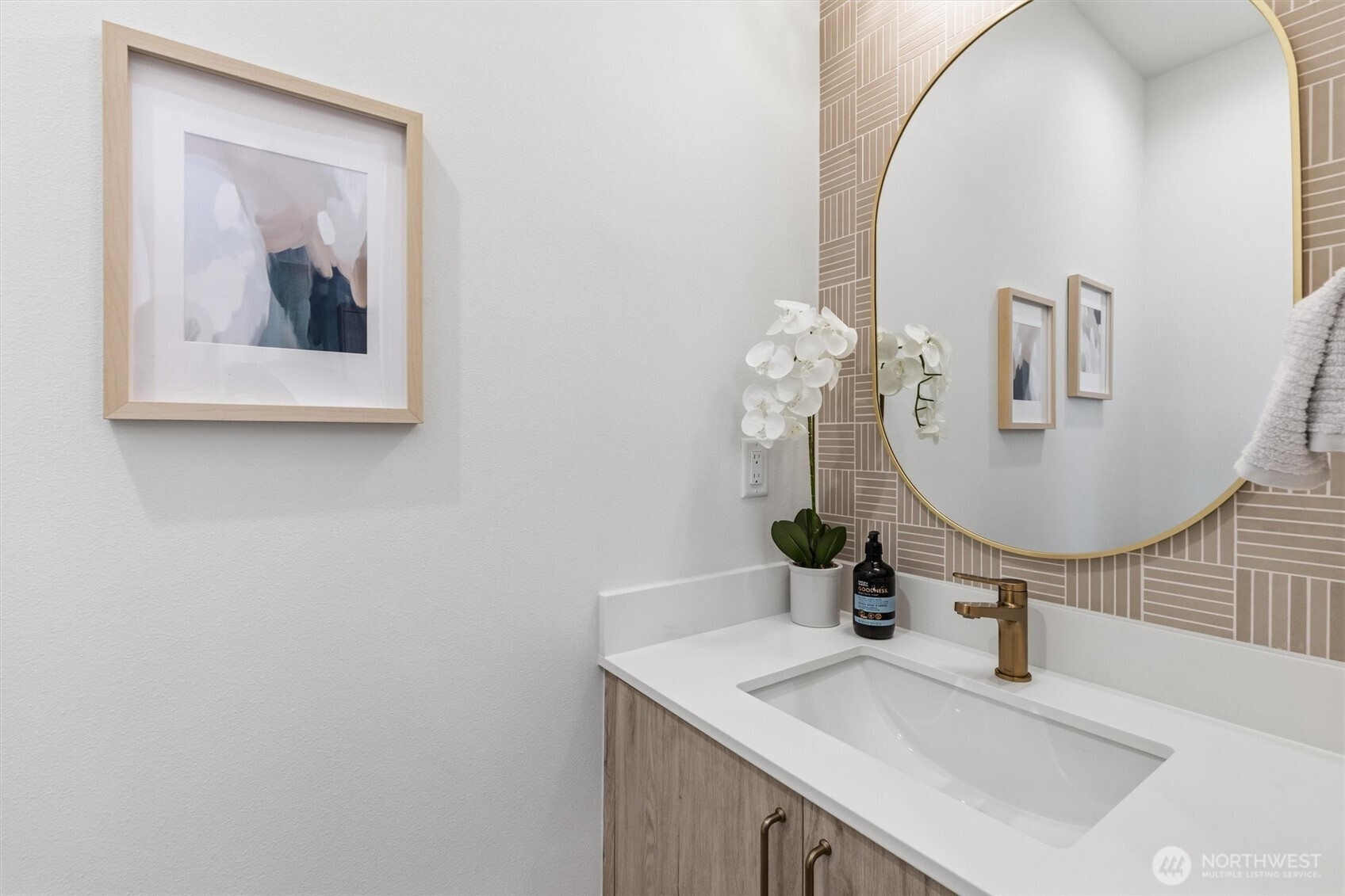 811 NW 63rd Street #A, Seattle, WA 98107