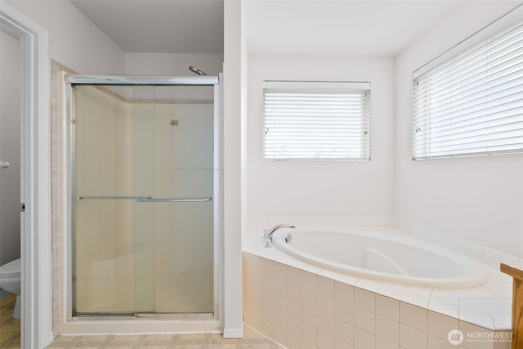 11510 185th St E , Puyallup, WA 98374