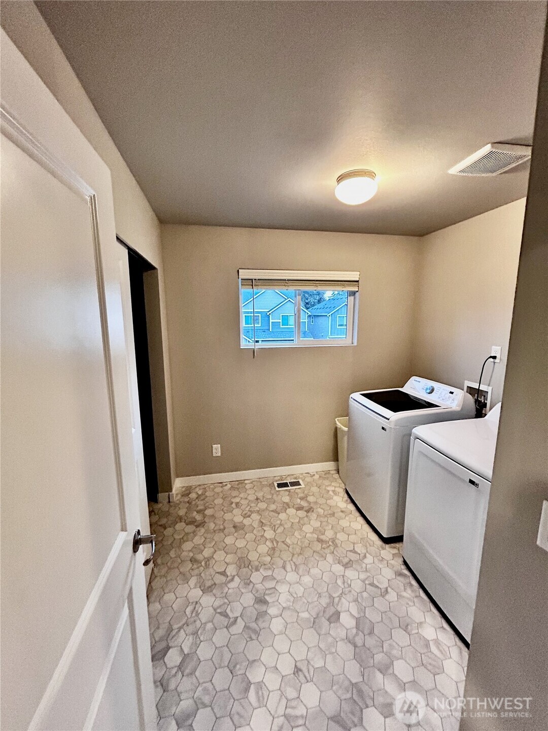 16155 8th Avenue E, Spanaway, WA 98387