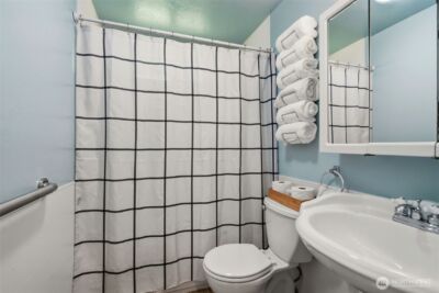 209 W Scott Street , Aberdeen, WA 98520 - Photo 18