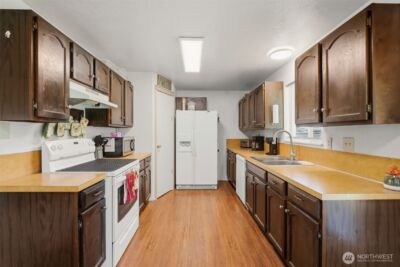 209 W Scott Street , Aberdeen, WA 98520 - Photo 9