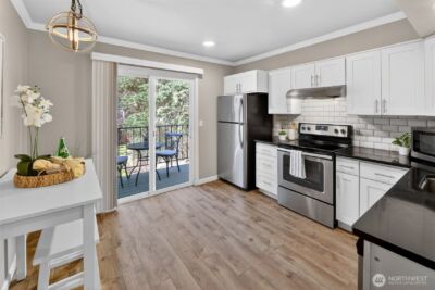12206 NE 147th Place #B, Kirkland, WA 98034 - Photo 11