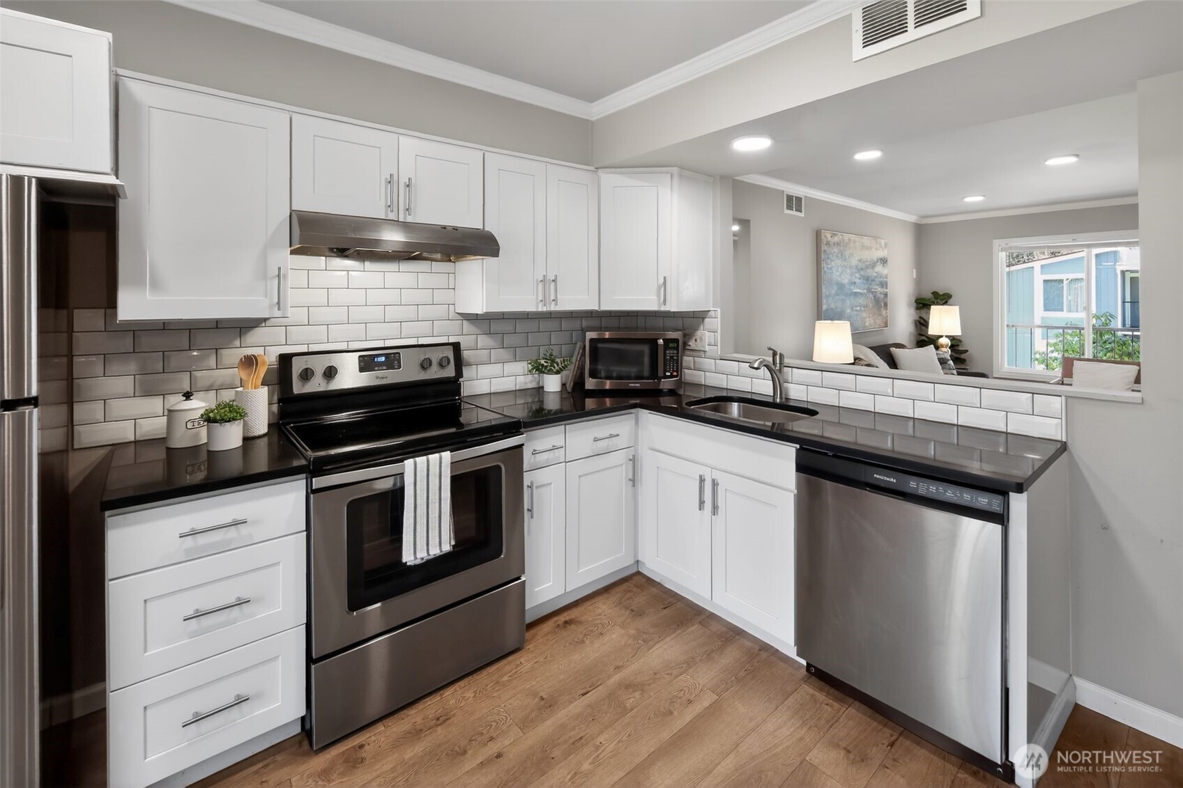 12206 NE 147th Place #B, Kirkland, WA 98034