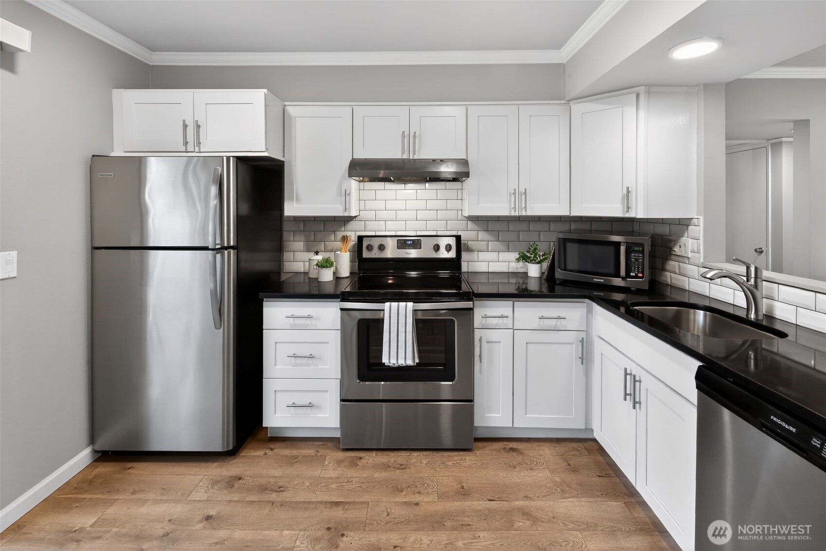 12206 NE 147th Place #B, Kirkland, WA 98034