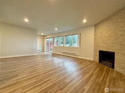 9623 S 248th #B11, Kent, WA 98030