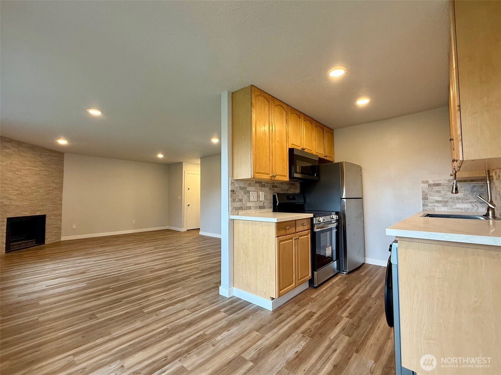 9623 S 248th #B11, Kent, WA 98030