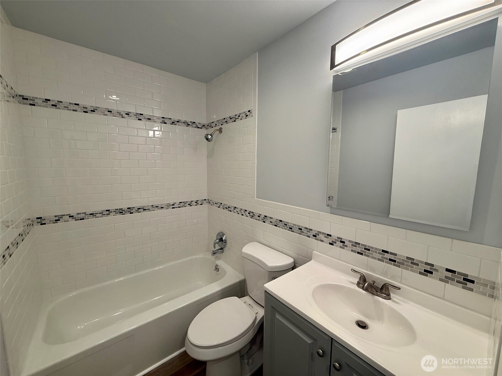 9623 S 248th #B11, Kent, WA 98030