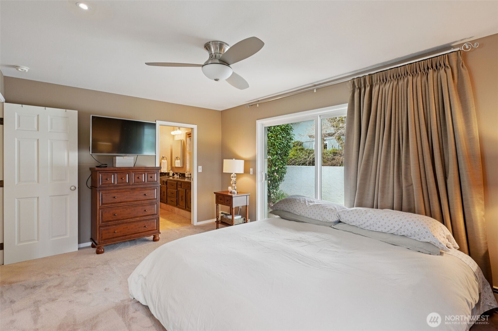 13710 SE 251st Place , Kent, WA 98042