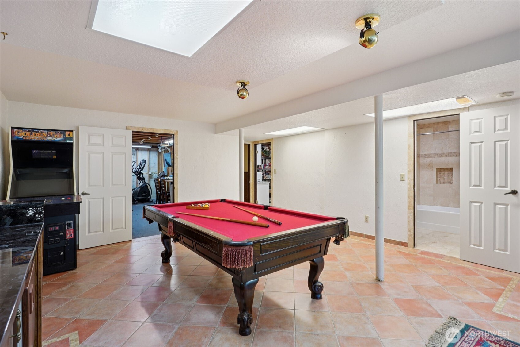 13710 SE 251st Place , Kent, WA 98042