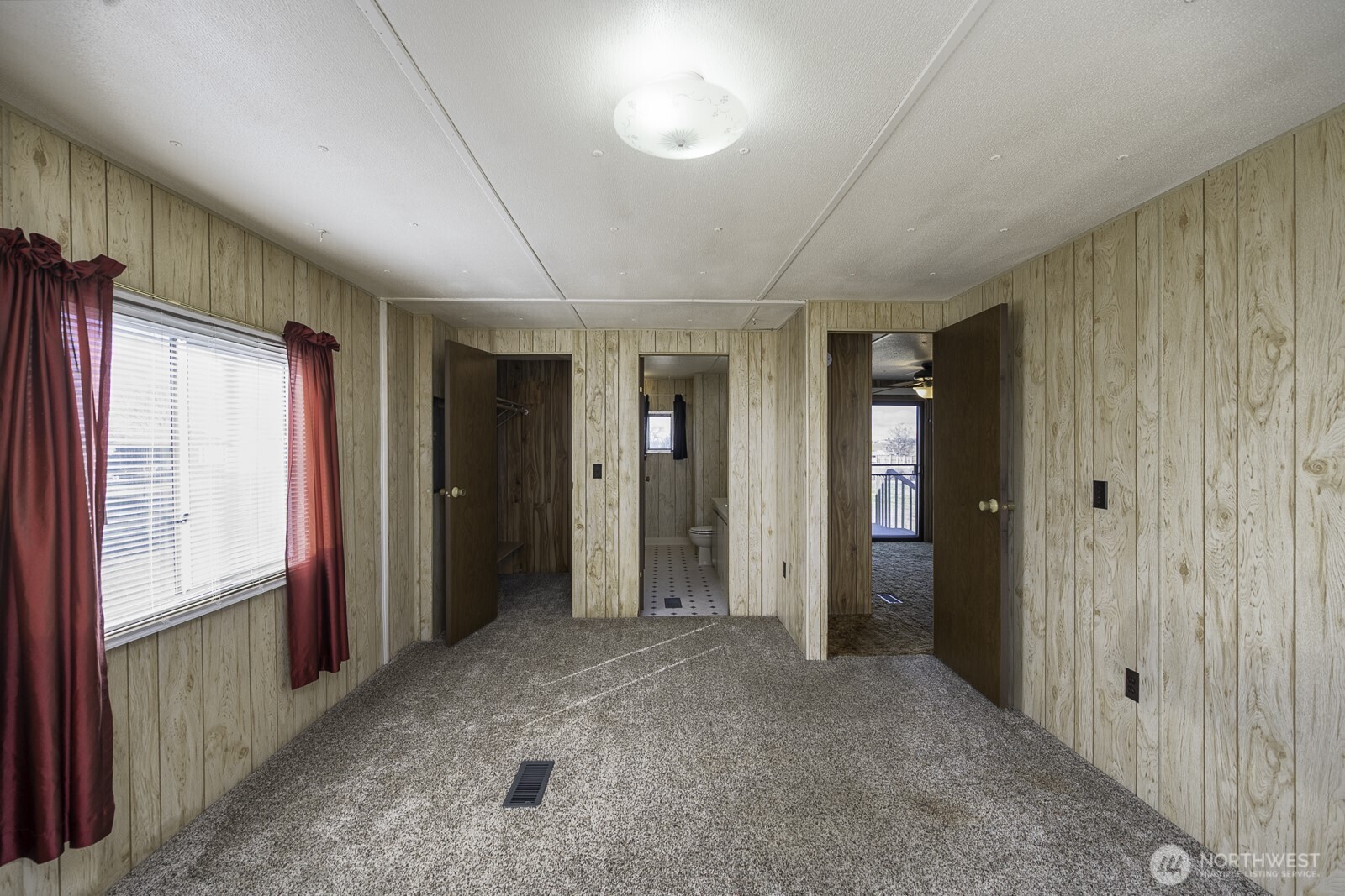 4934 Road M NE , Moses Lake, WA 98837-8607