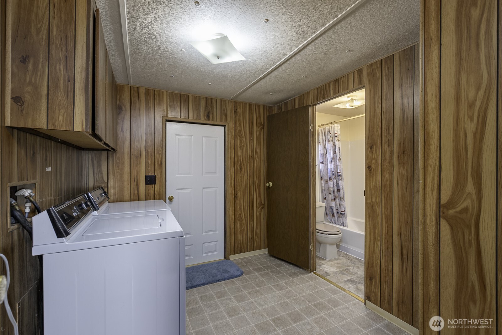 4934 Road M NE , Moses Lake, WA 98837-8607