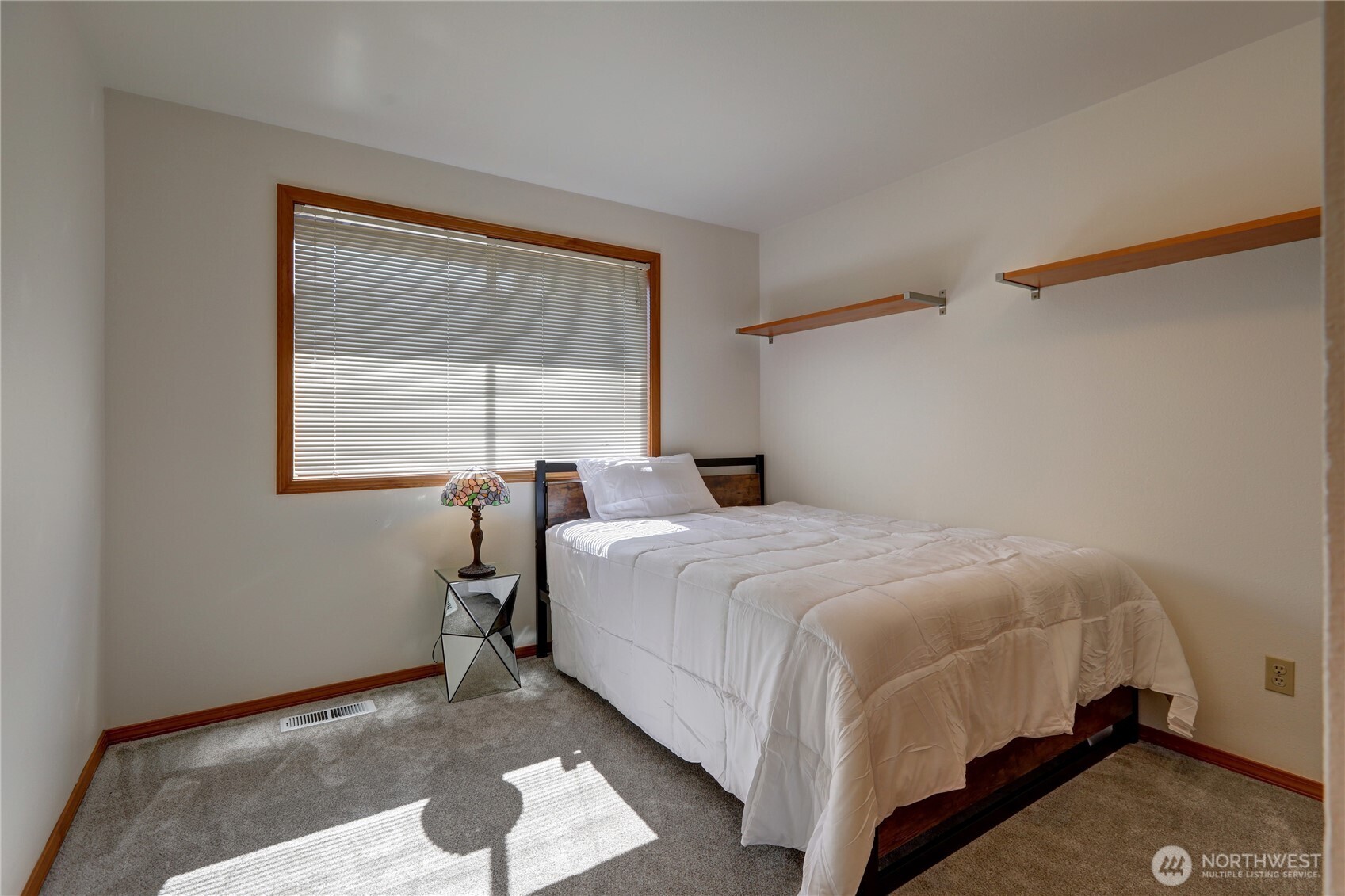25119 18th Avenue S, Des Moines, WA 98198
