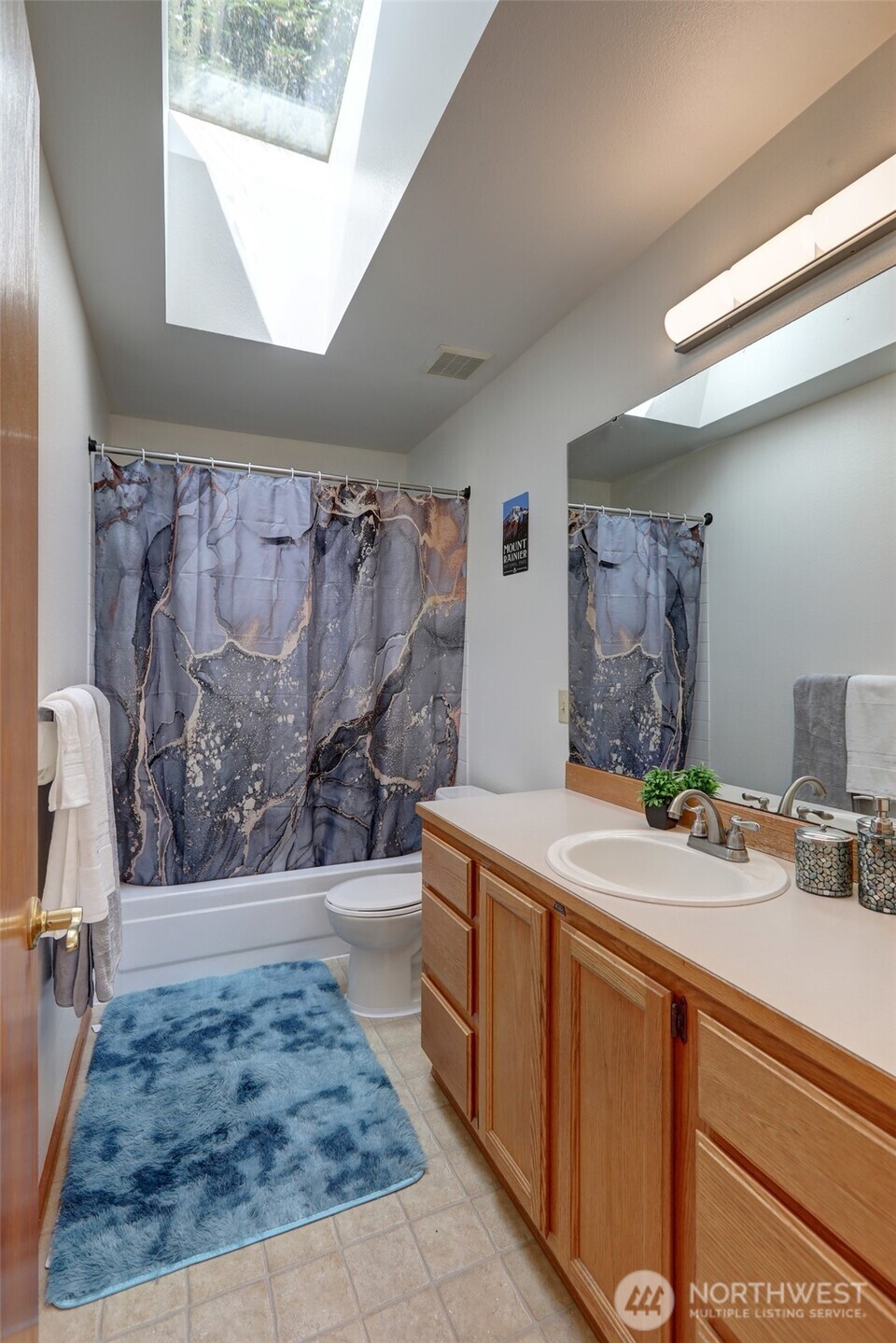 25119 18th Avenue S, Des Moines, WA 98198