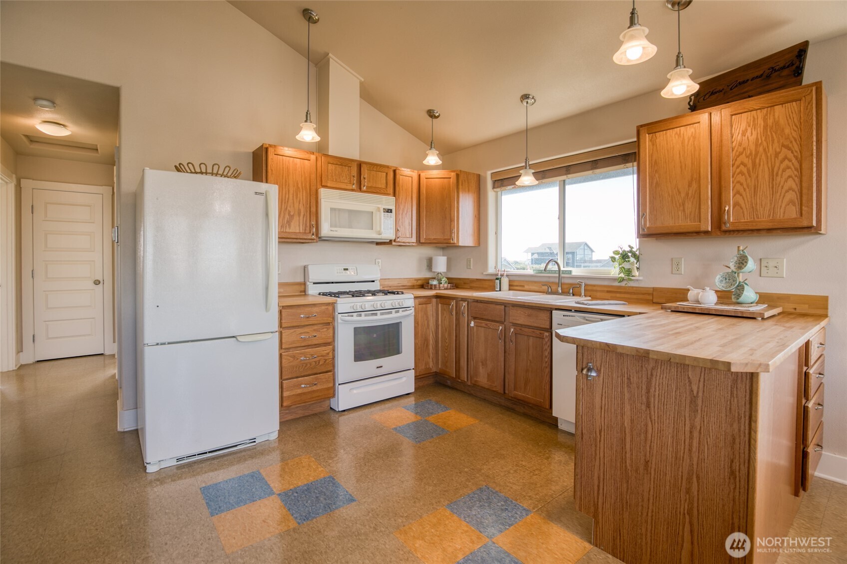 1143 Greenview Avenue SW, Ocean Shores, WA 98569