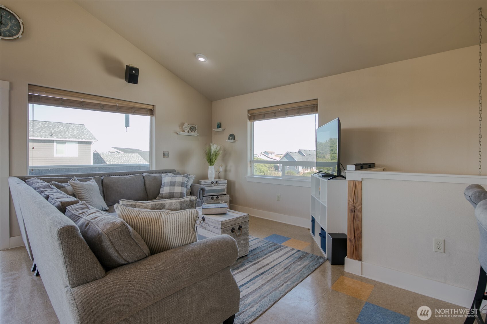 1143 Greenview Avenue SW, Ocean Shores, WA 98569