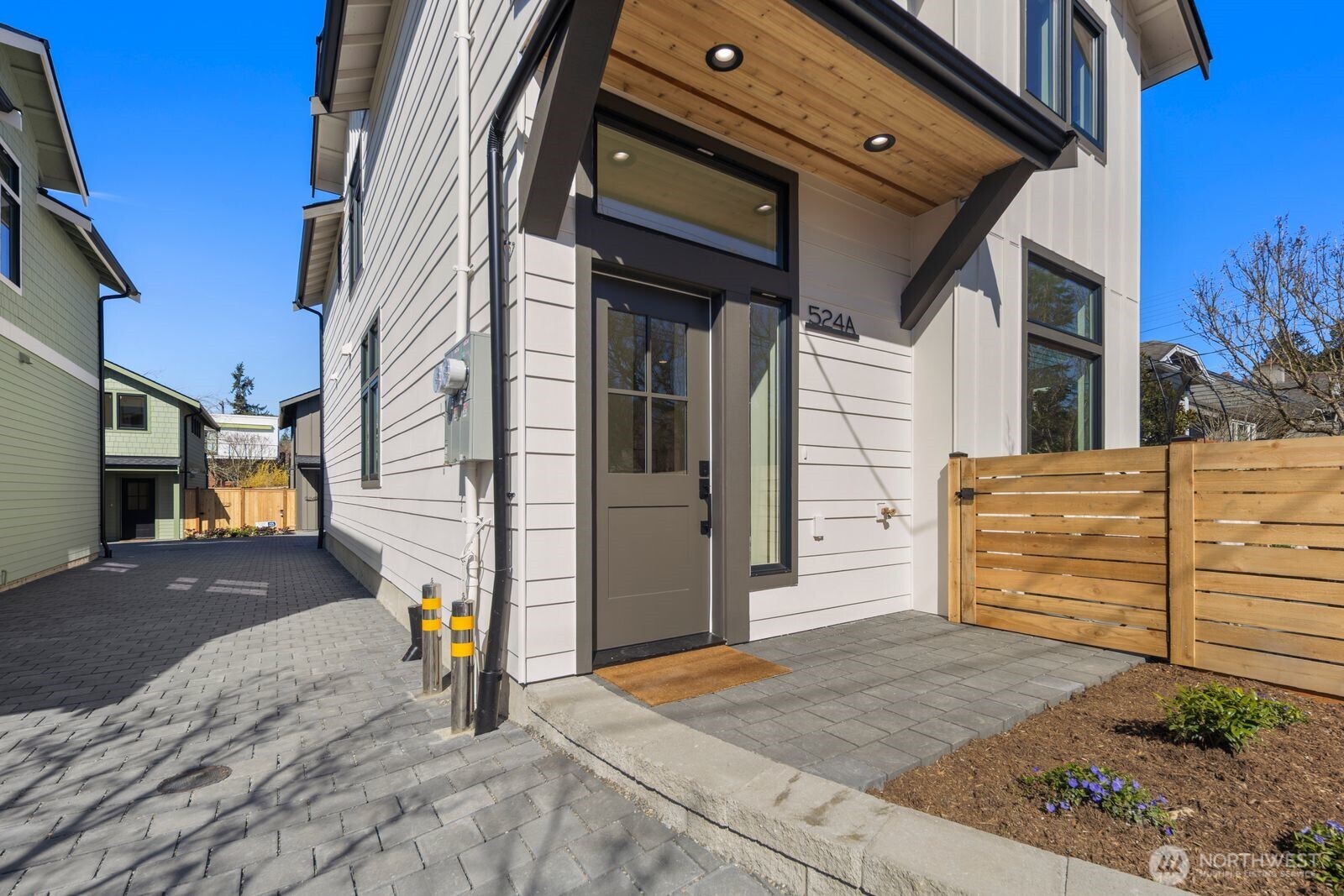 524 NE 89th Street #A, Seattle, WA 98115