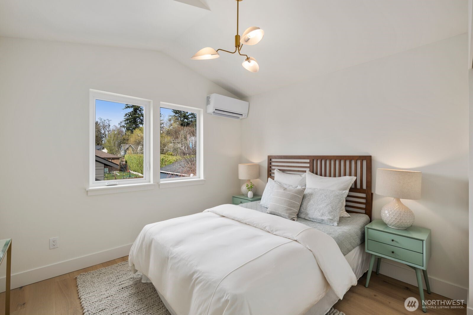 524 NE 89th Street #A, Seattle, WA 98115