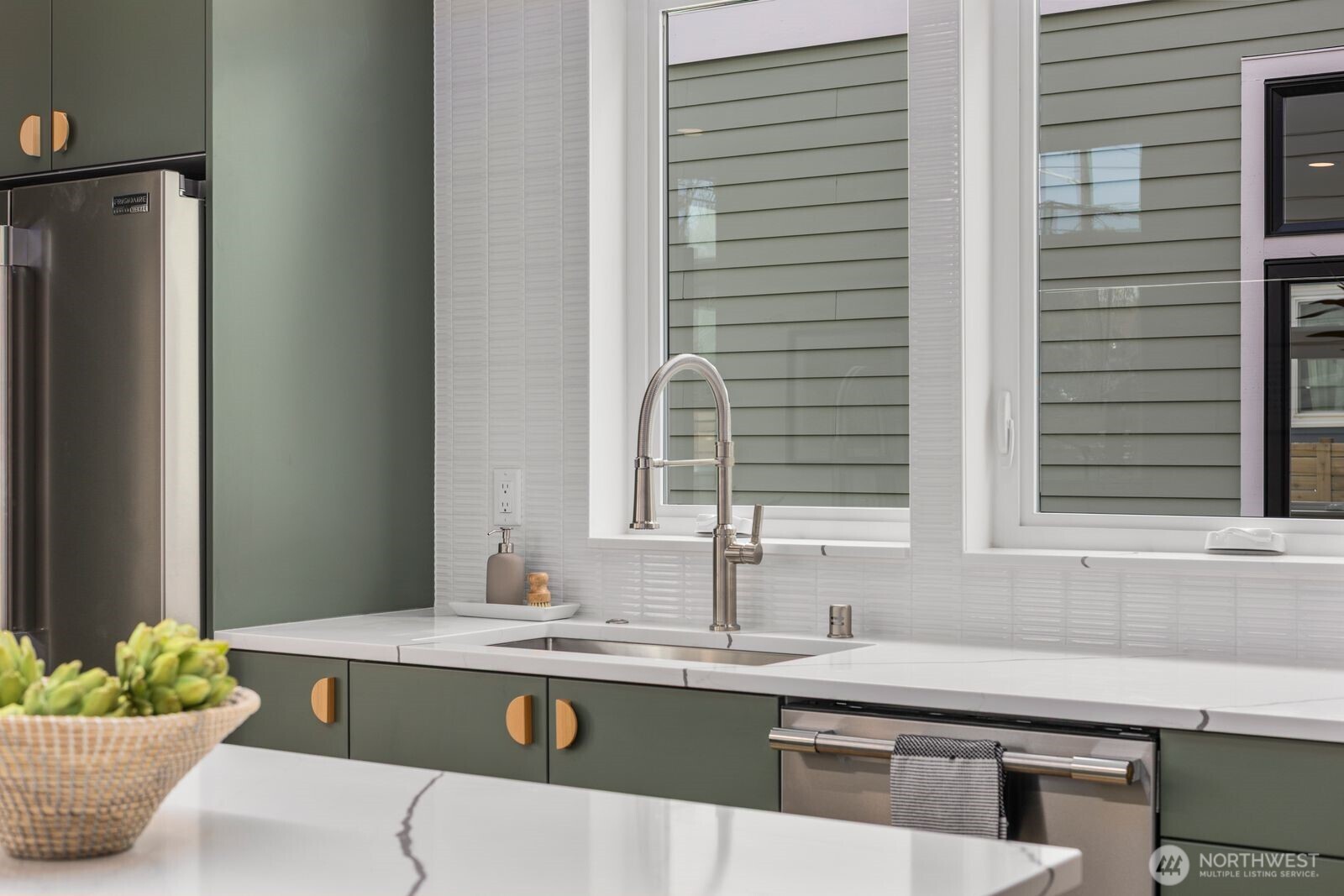 524 NE 89th Street #A, Seattle, WA 98115