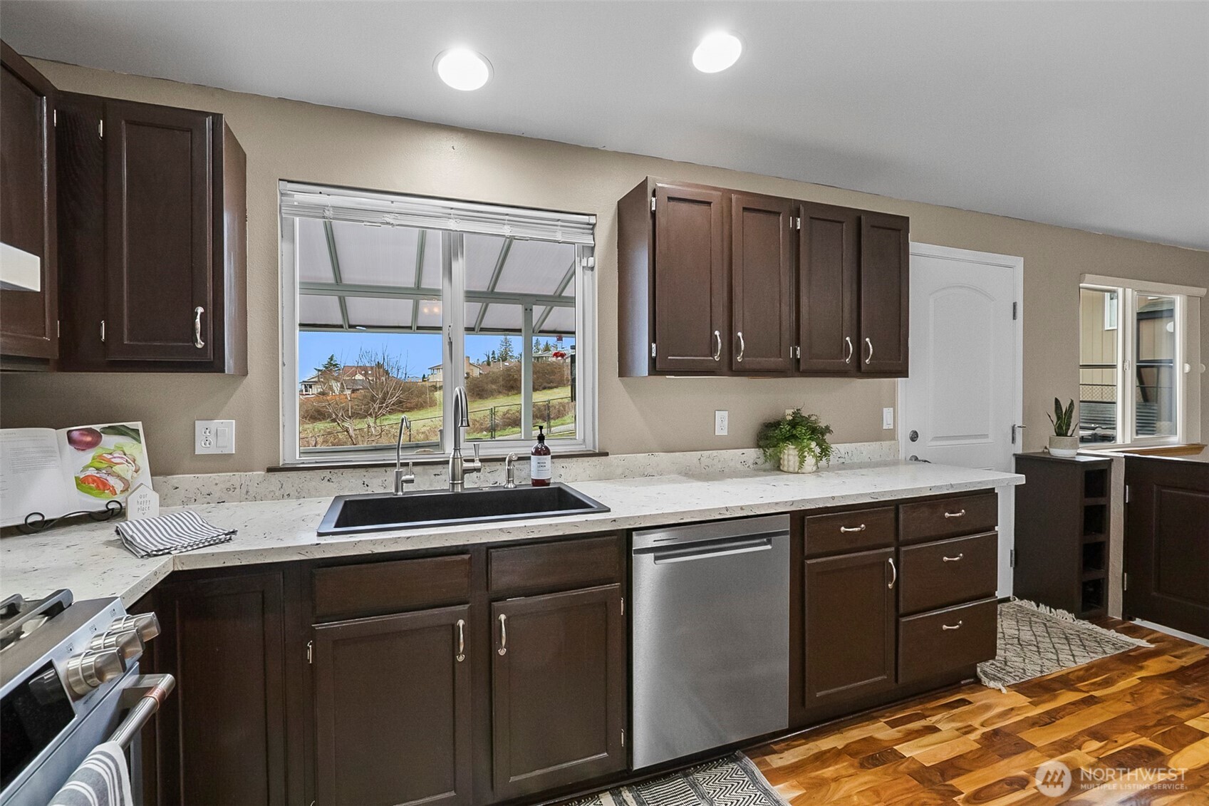 6811 54th Place NE, Marysville, WA 98270