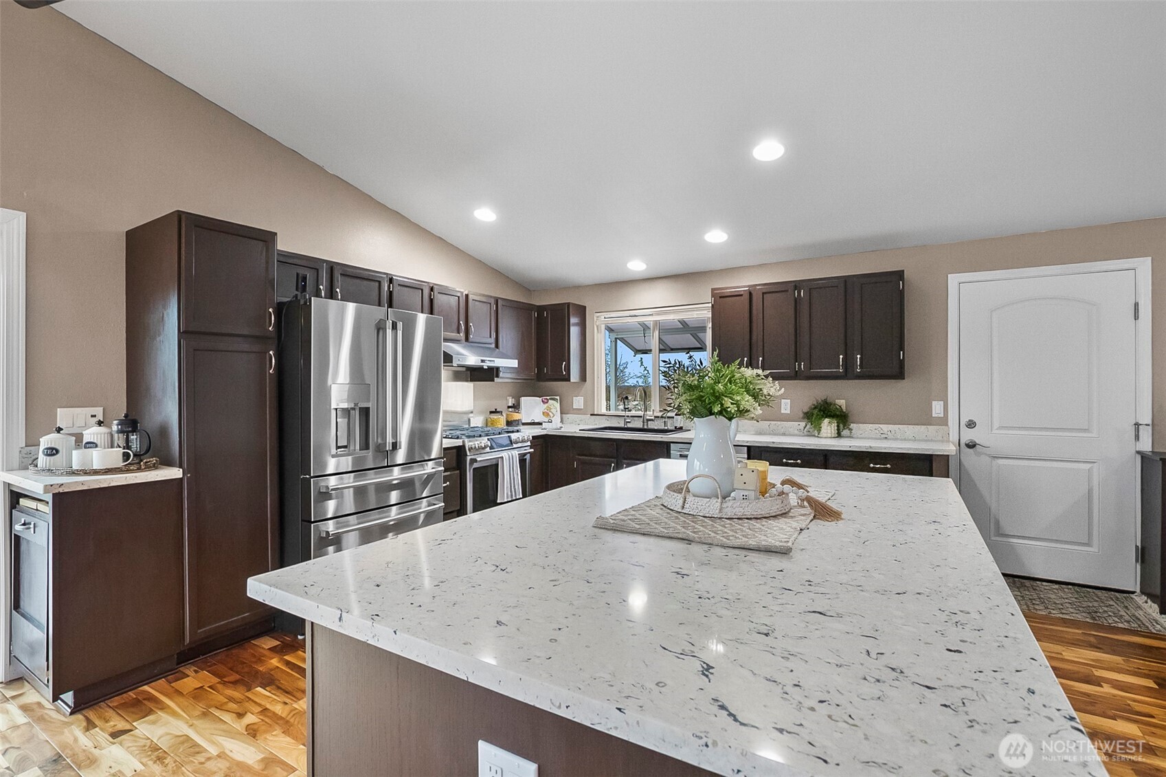 6811 54th Place NE, Marysville, WA 98270