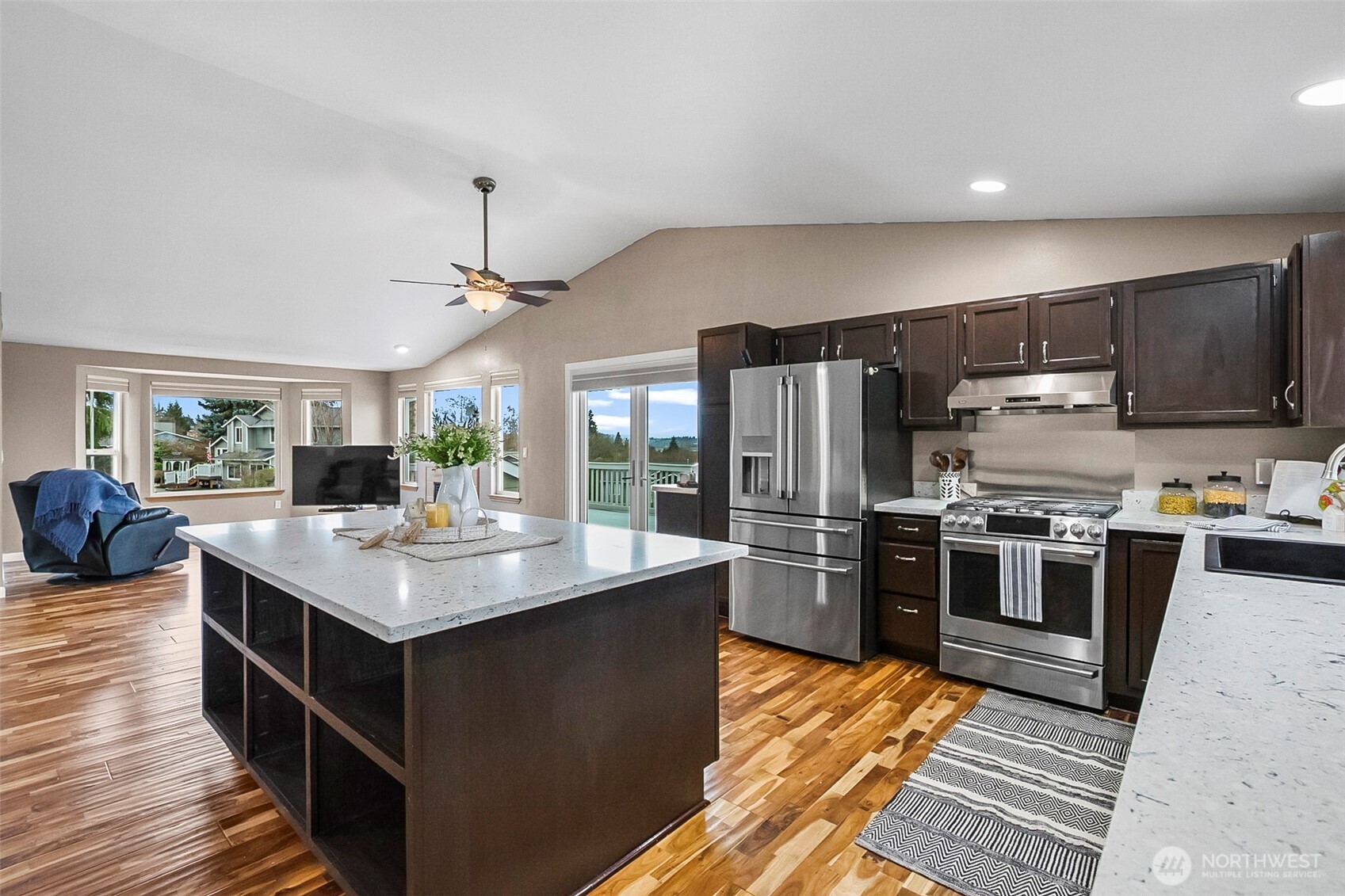 6811 54th Place NE, Marysville, WA 98270