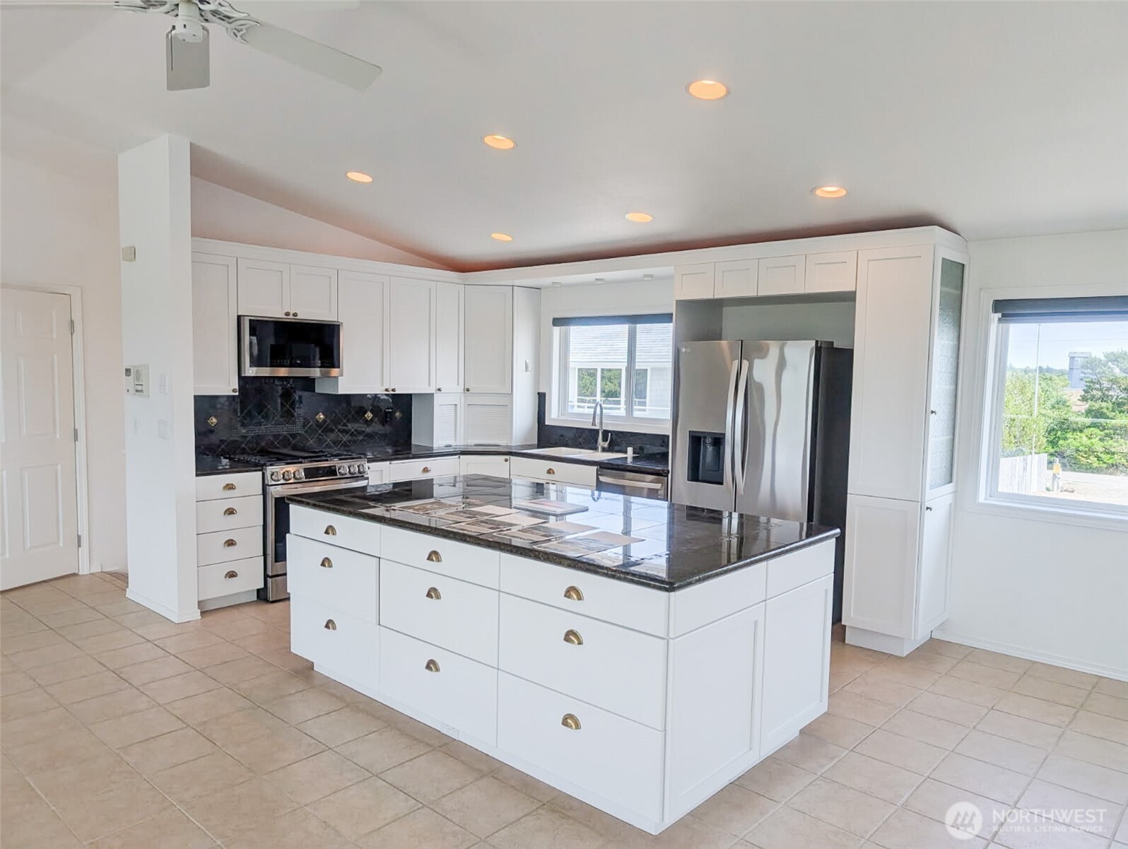 935 S Sand Dune Avenue SW, Ocean Shores, WA 98569