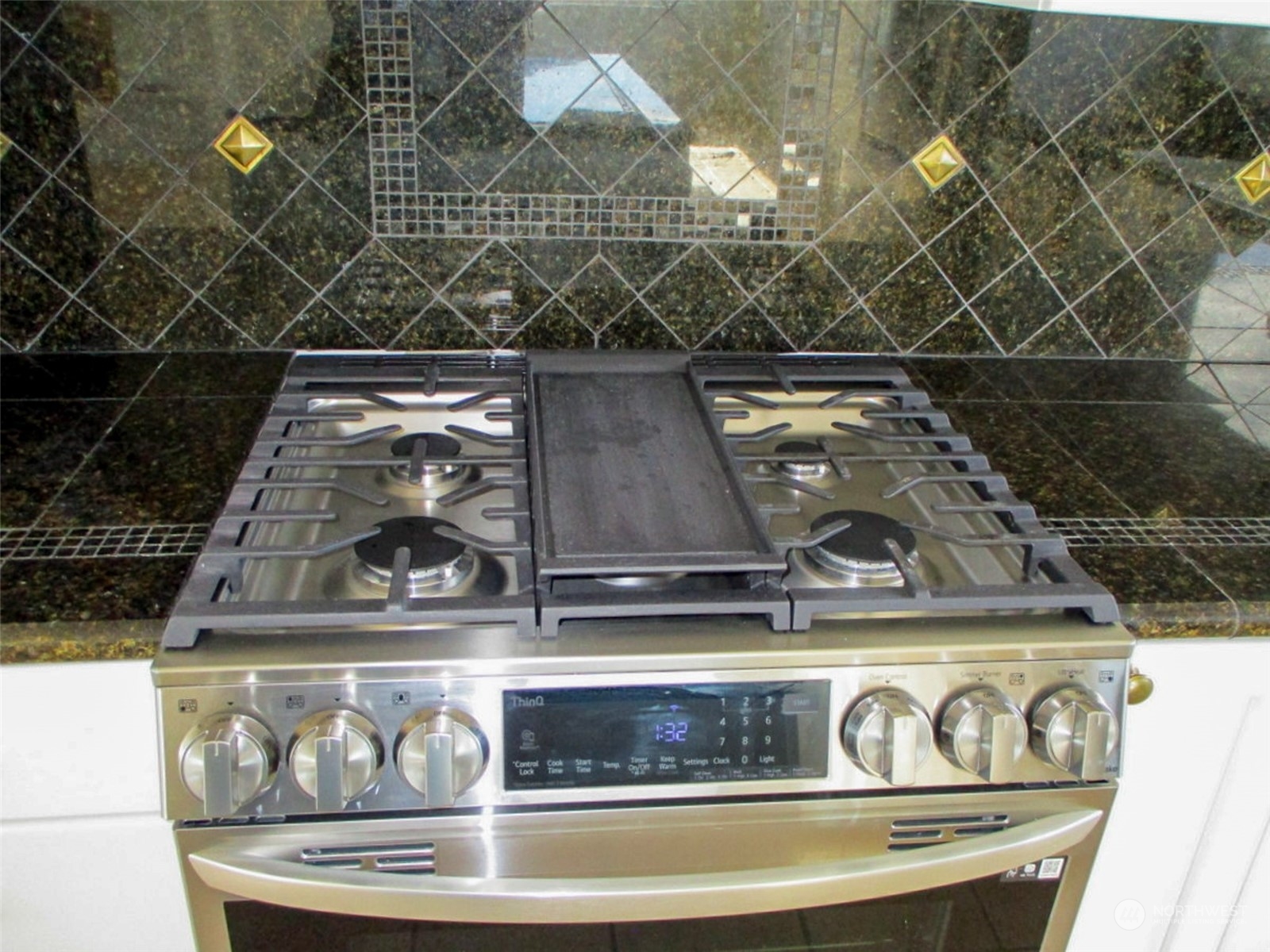 935 S Sand Dune Avenue SW, Ocean Shores, WA 98569