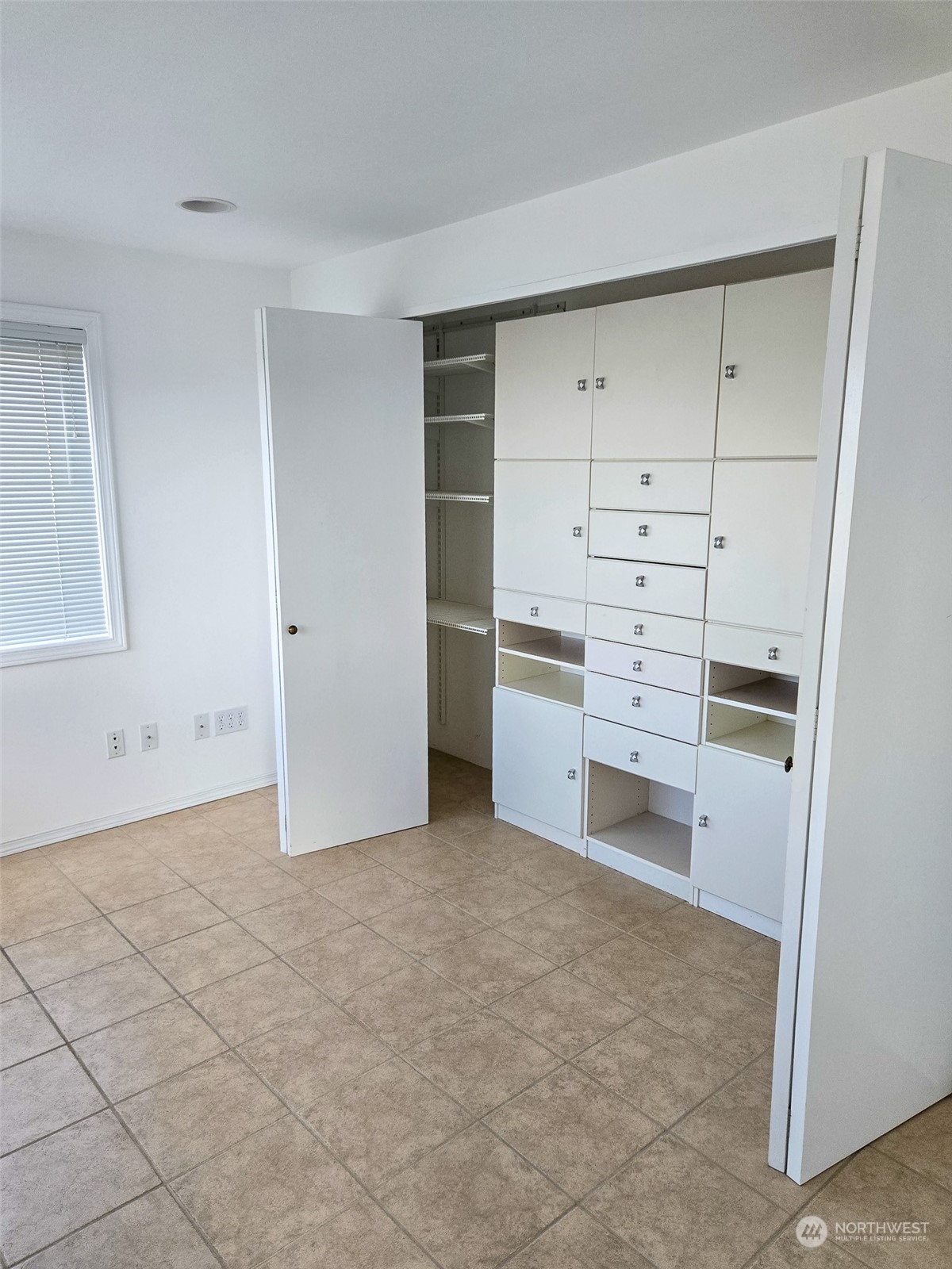 935 S Sand Dune Avenue SW, Ocean Shores, WA 98569