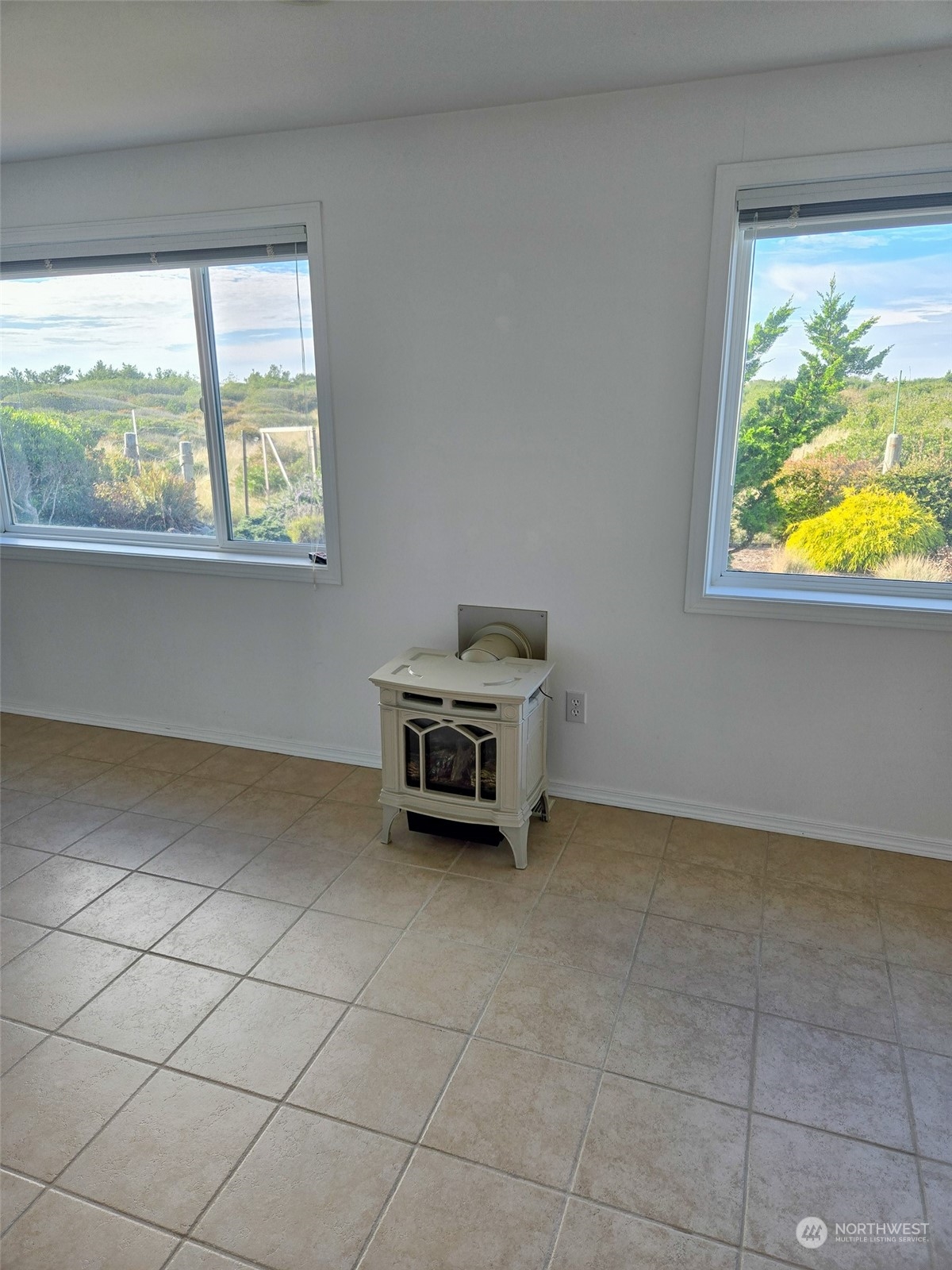 935 S Sand Dune Avenue SW, Ocean Shores, WA 98569