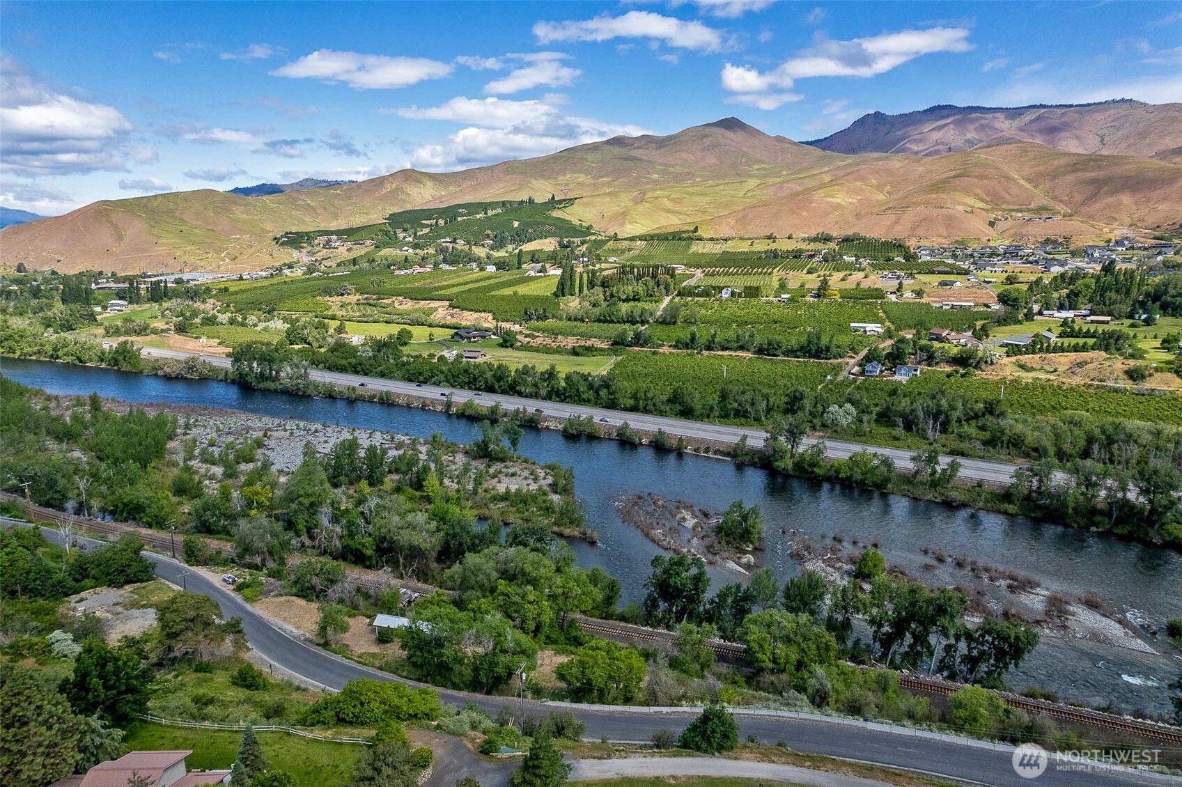 2080 Sleepy Hollow Road , Wenatchee, WA 98801