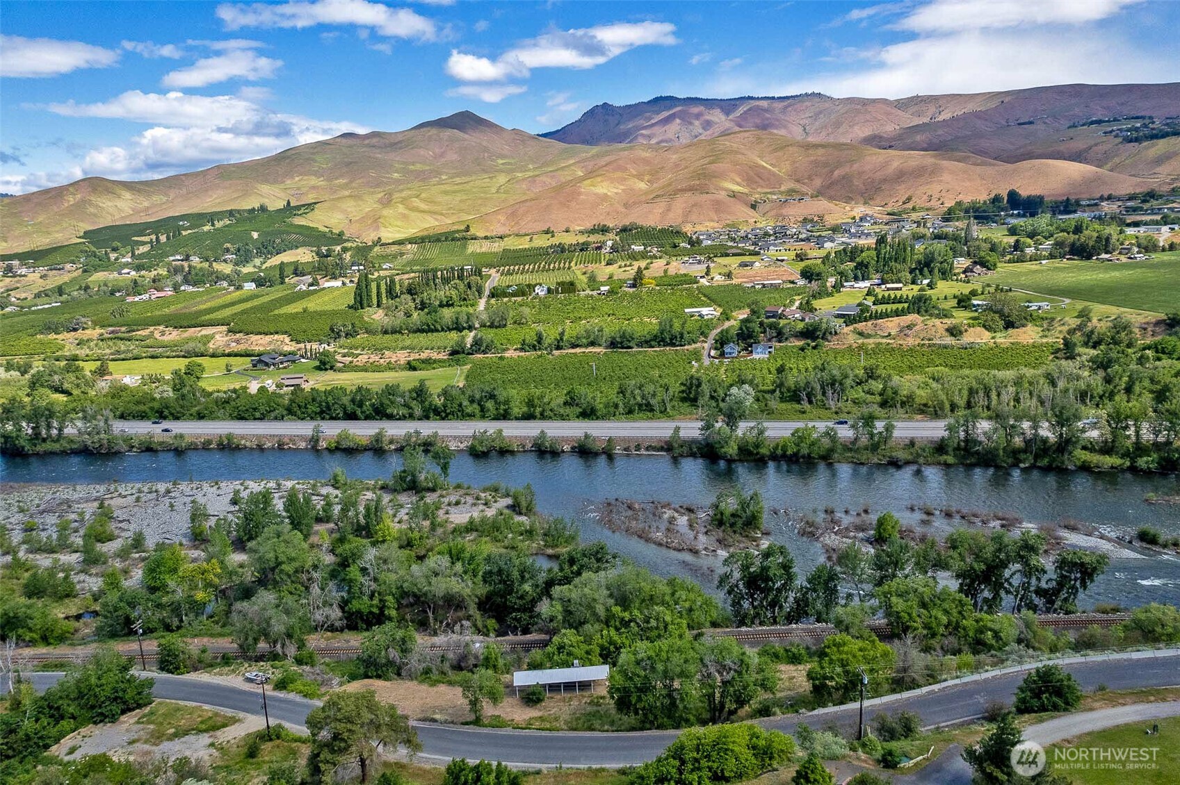 2080 Sleepy Hollow Road , Wenatchee, WA 98801