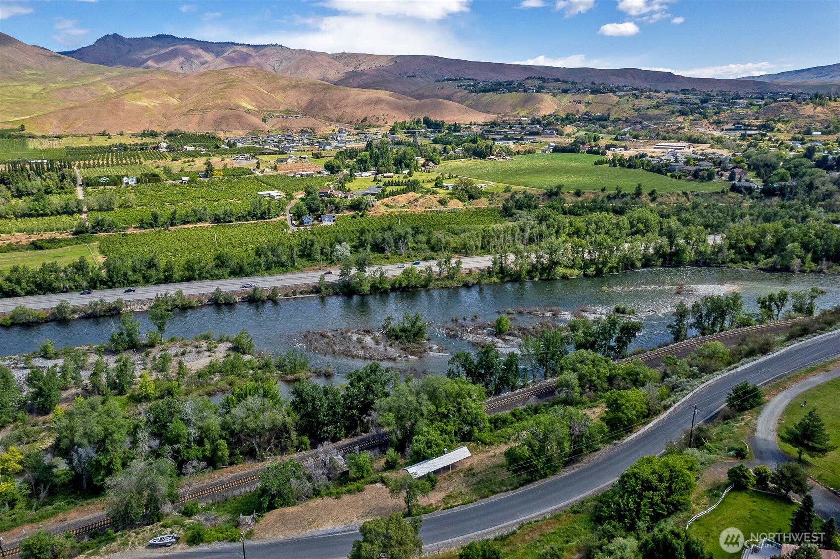 2080 Sleepy Hollow Road , Wenatchee, WA 98801